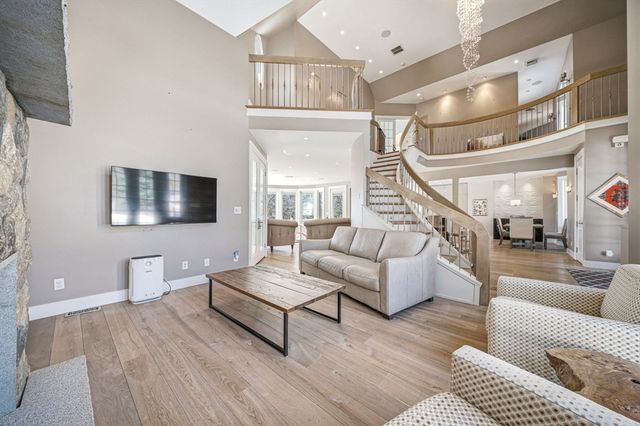 68 Prospect Hill Rd, Harvard, MA 01451