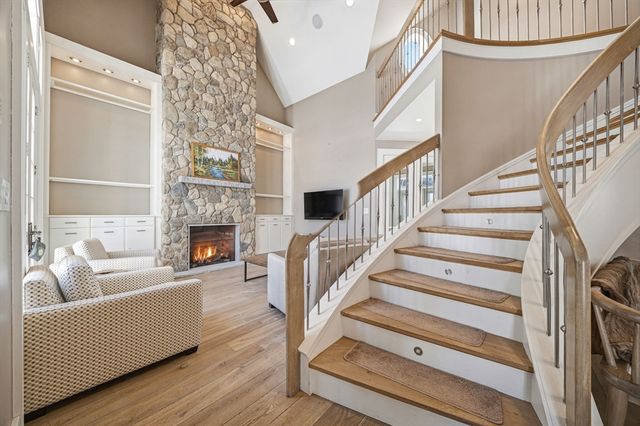 68 Prospect Hill Rd, Harvard, MA 01451