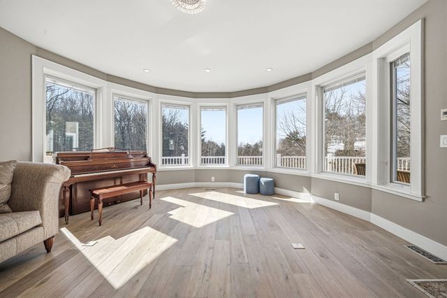 68 Prospect Hill Rd, Harvard, MA 01451