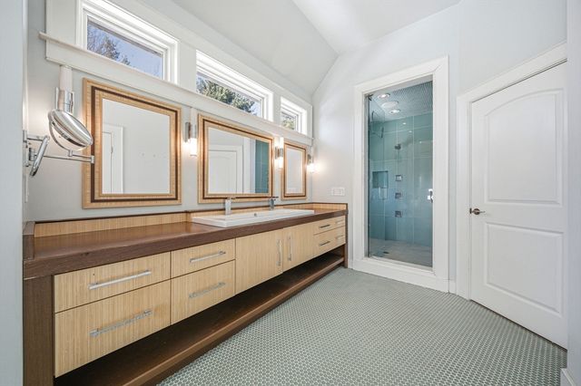 68 Prospect Hill Rd, Harvard, MA 01451