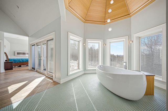 68 Prospect Hill Rd, Harvard, MA 01451