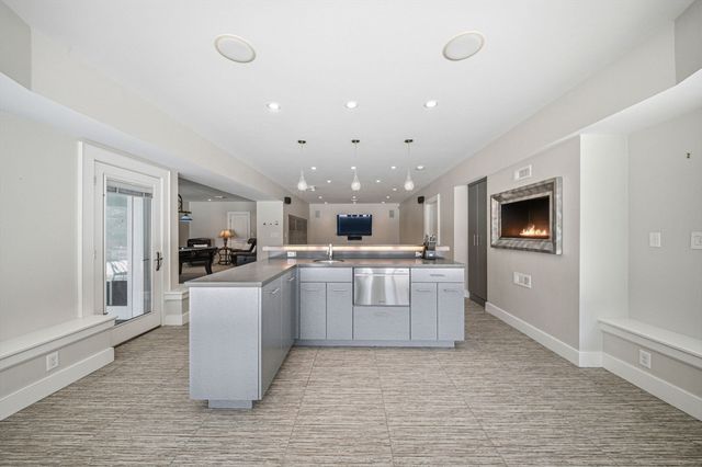 68 Prospect Hill Rd, Harvard, MA 01451