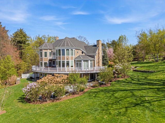 68 Prospect Hill Rd, Harvard, MA 01451