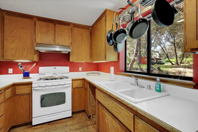 9198 Winding Way, Oregon House, CA 95962