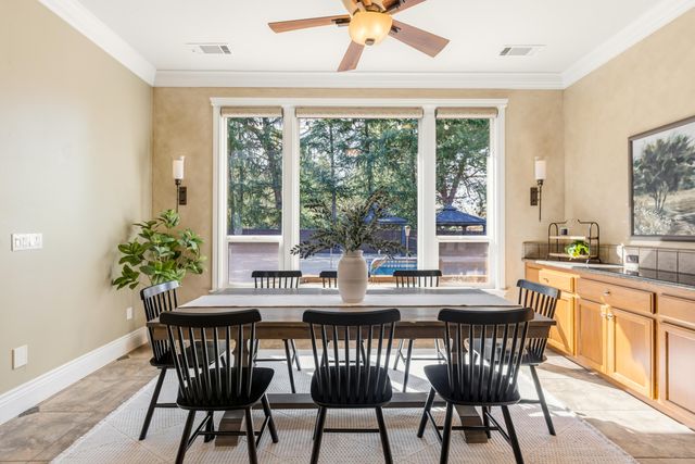 12600 Autumn Oaks Lane, Redding, CA 96003