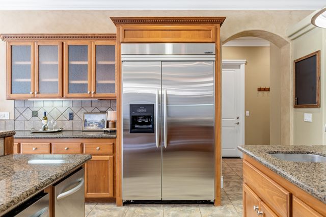 12600 Autumn Oaks Lane, Redding, CA 96003