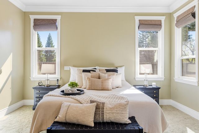 12600 Autumn Oaks Lane, Redding, CA 96003