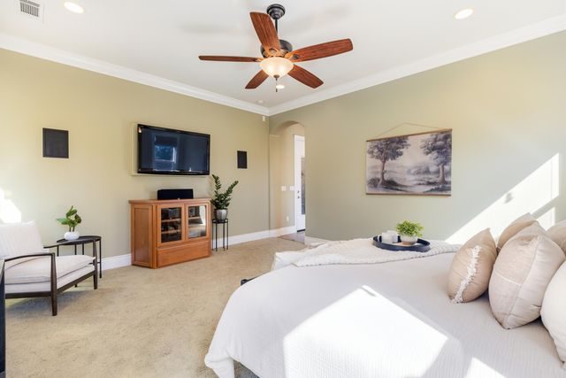 12600 Autumn Oaks Lane, Redding, CA 96003