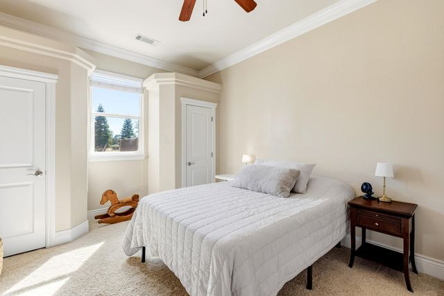 12600 Autumn Oaks Lane, Redding, CA 96003