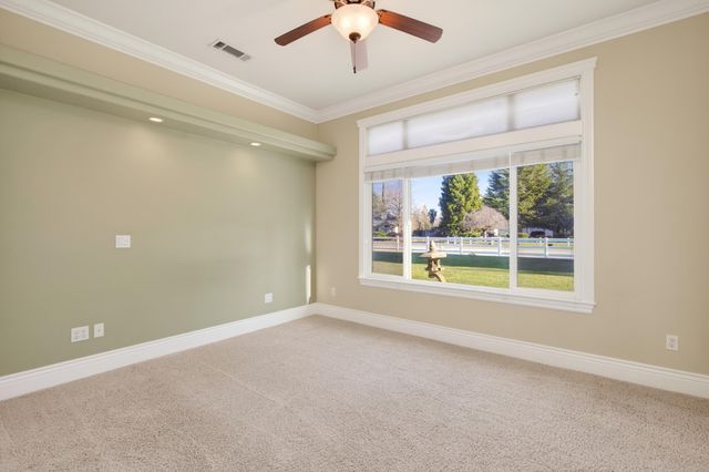 12600 Autumn Oaks Lane, Redding, CA 96003