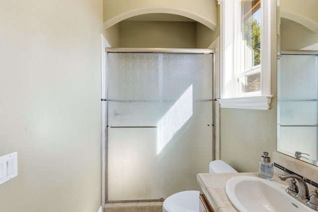 12600 Autumn Oaks Lane, Redding, CA 96003