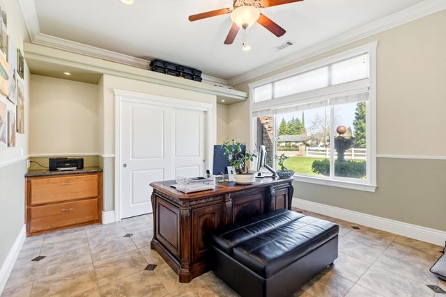 12600 Autumn Oaks Lane, Redding, CA 96003