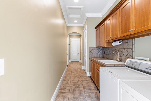 12600 Autumn Oaks Lane, Redding, CA 96003