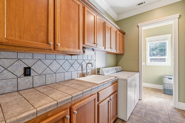 12600 Autumn Oaks Lane, Redding, CA 96003