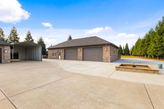 12600 Autumn Oaks Lane, Redding, CA 96003