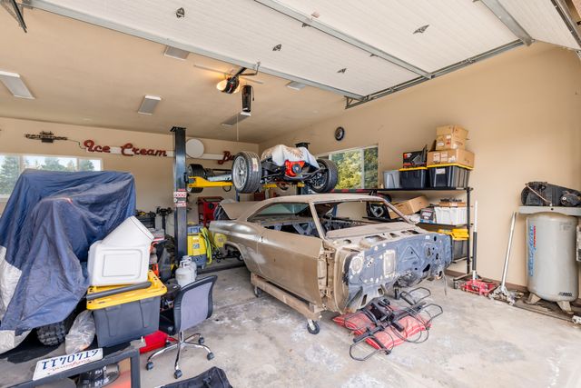 12600 Autumn Oaks Lane, Redding, CA 96003