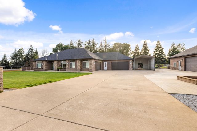 12600 Autumn Oaks Lane, Redding, CA 96003