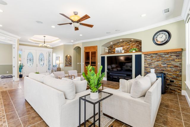 12600 Autumn Oaks Lane, Redding, CA 96003