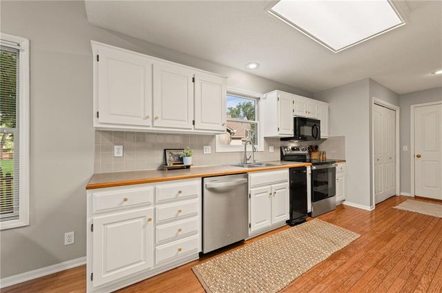 6227 W 155th Place, Overland Park, KS 66223