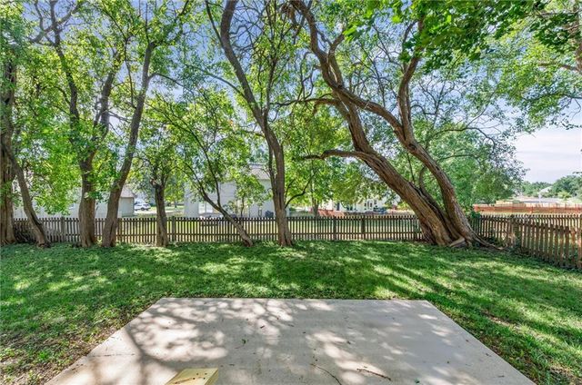 6227 W 155th Place, Overland Park, KS 66223