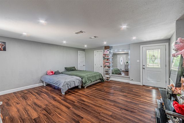 919 Canton Avenue, Wills Point, TX 75169