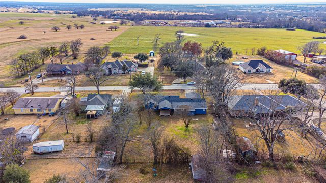 919 Canton Avenue, Wills Point, TX 75169