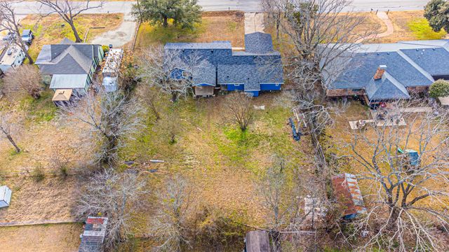 919 Canton Avenue, Wills Point, TX 75169