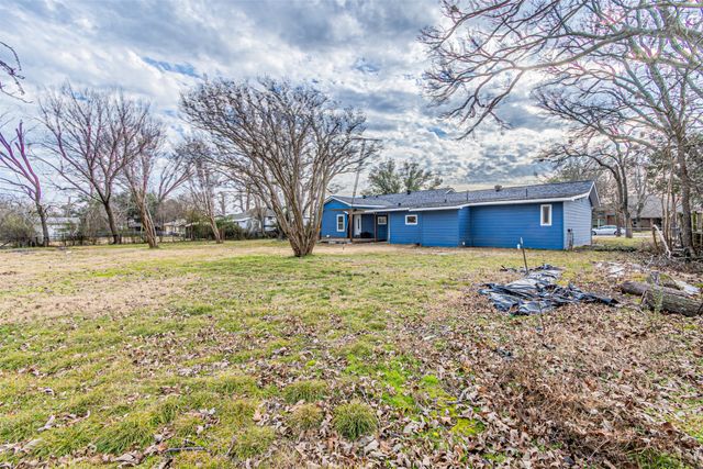 919 Canton Avenue, Wills Point, TX 75169