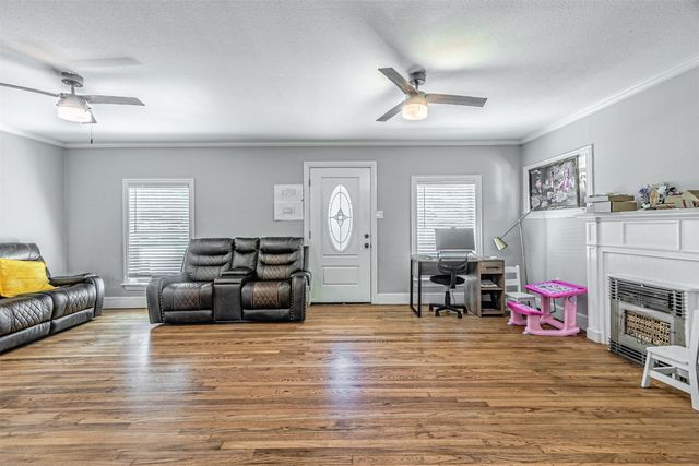 919 Canton Avenue, Wills Point, TX 75169