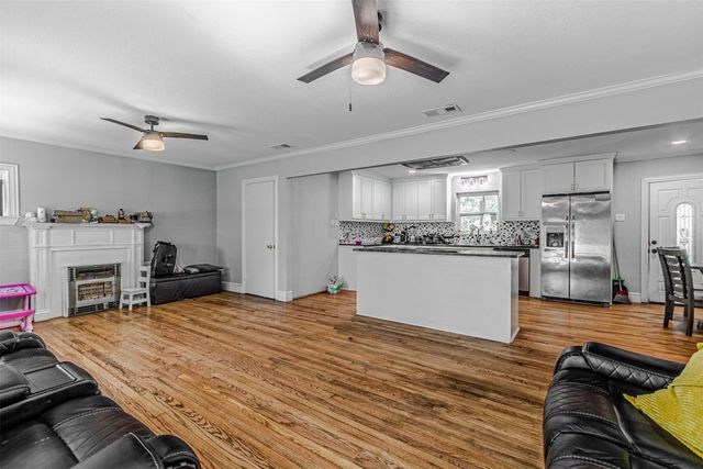 919 Canton Avenue, Wills Point, TX 75169