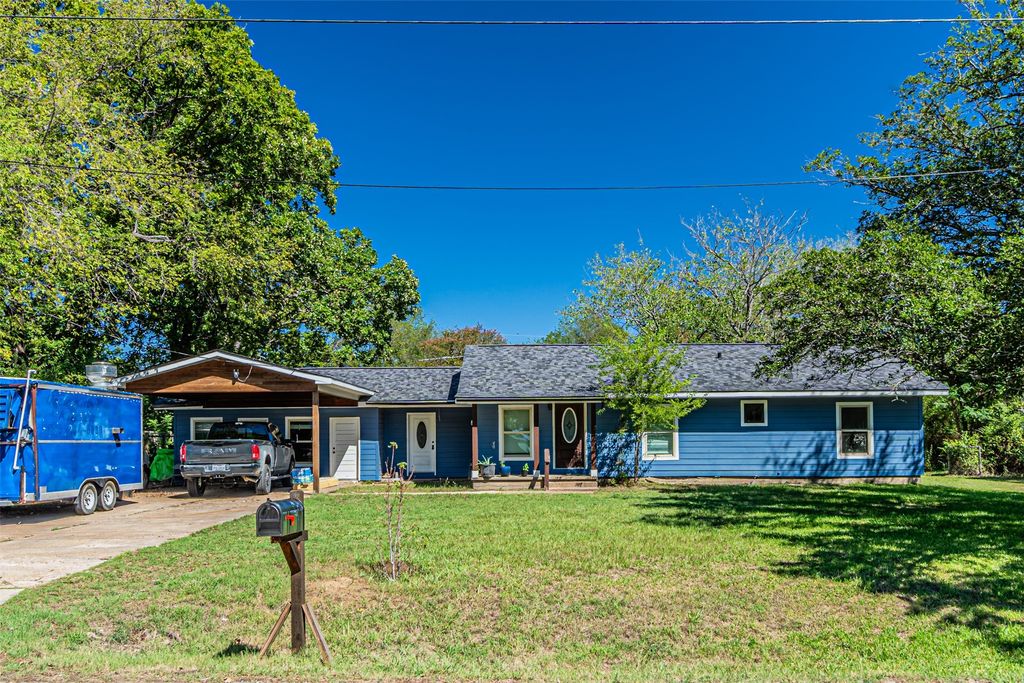 919 Canton Avenue, Wills Point, TX 75169
