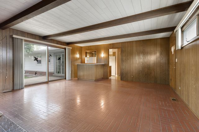 534 Grosvener Lane, Elk Grove Village, IL 60007