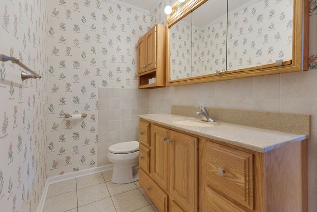 534 Grosvener Lane, Elk Grove Village, IL 60007