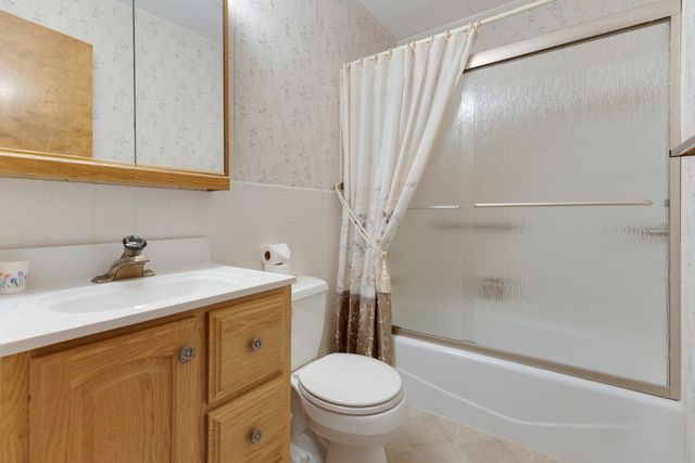 534 Grosvener Lane, Elk Grove Village, IL 60007
