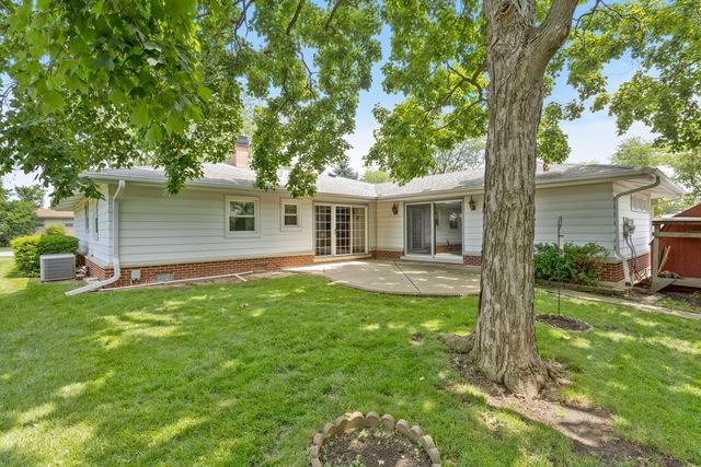 534 Grosvener Lane, Elk Grove Village, IL 60007