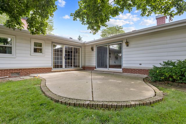 534 Grosvener Lane, Elk Grove Village, IL 60007