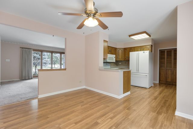 534 Grosvener Lane, Elk Grove Village, IL 60007