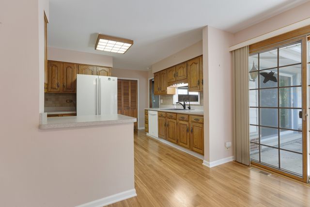 534 Grosvener Lane, Elk Grove Village, IL 60007