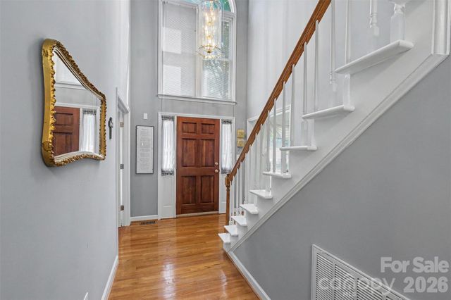 10010 Drawbridge Drive, Charlotte, NC 28215