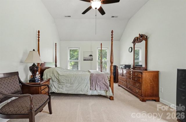 10010 Drawbridge Drive, Charlotte, NC 28215