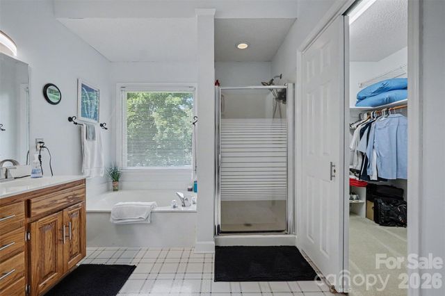 10010 Drawbridge Drive, Charlotte, NC 28215