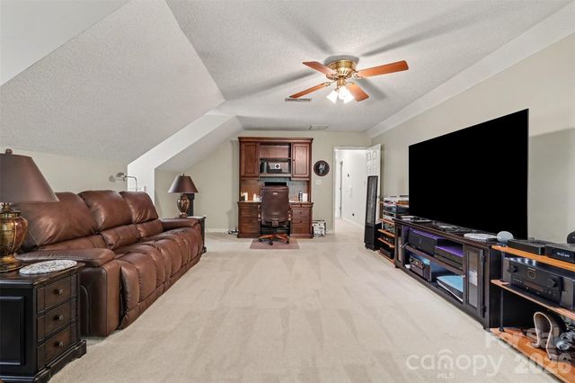 10010 Drawbridge Drive, Charlotte, NC 28215