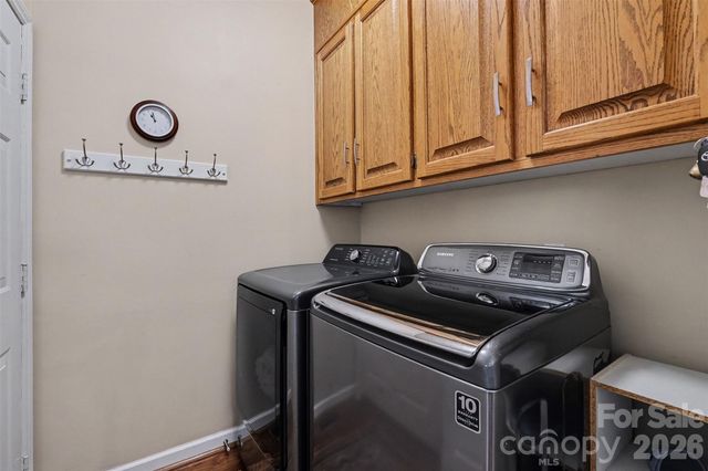 10010 Drawbridge Drive, Charlotte, NC 28215
