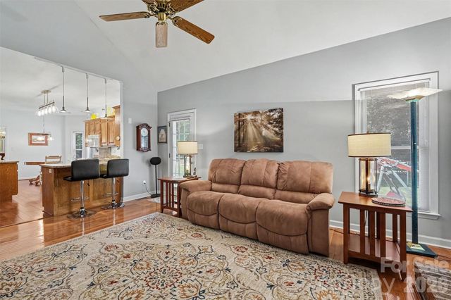 10010 Drawbridge Drive, Charlotte, NC 28215