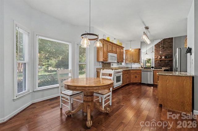 10010 Drawbridge Drive, Charlotte, NC 28215