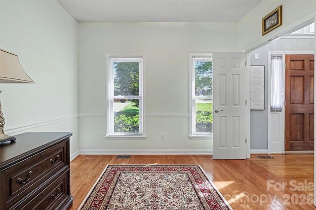 10010 Drawbridge Drive, Charlotte, NC 28215