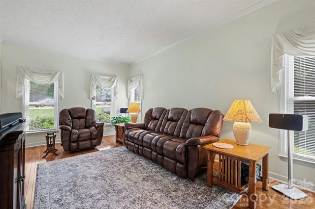 10010 Drawbridge Drive, Charlotte, NC 28215
