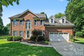 10010 Drawbridge Drive, Charlotte, NC 28215