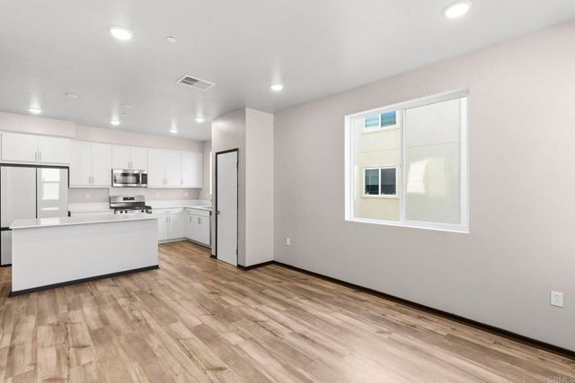 5284 Beachfront Cove Street 246, San Diego, CA 92154