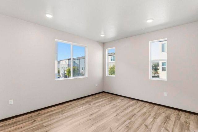 5284 Beachfront Cove Street 246, San Diego, CA 92154